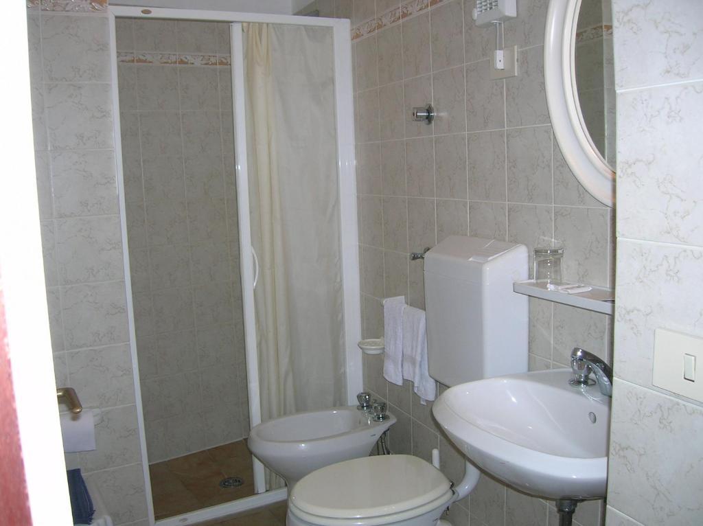 Hotel Anselmi Марчиана-Марина Номер фото