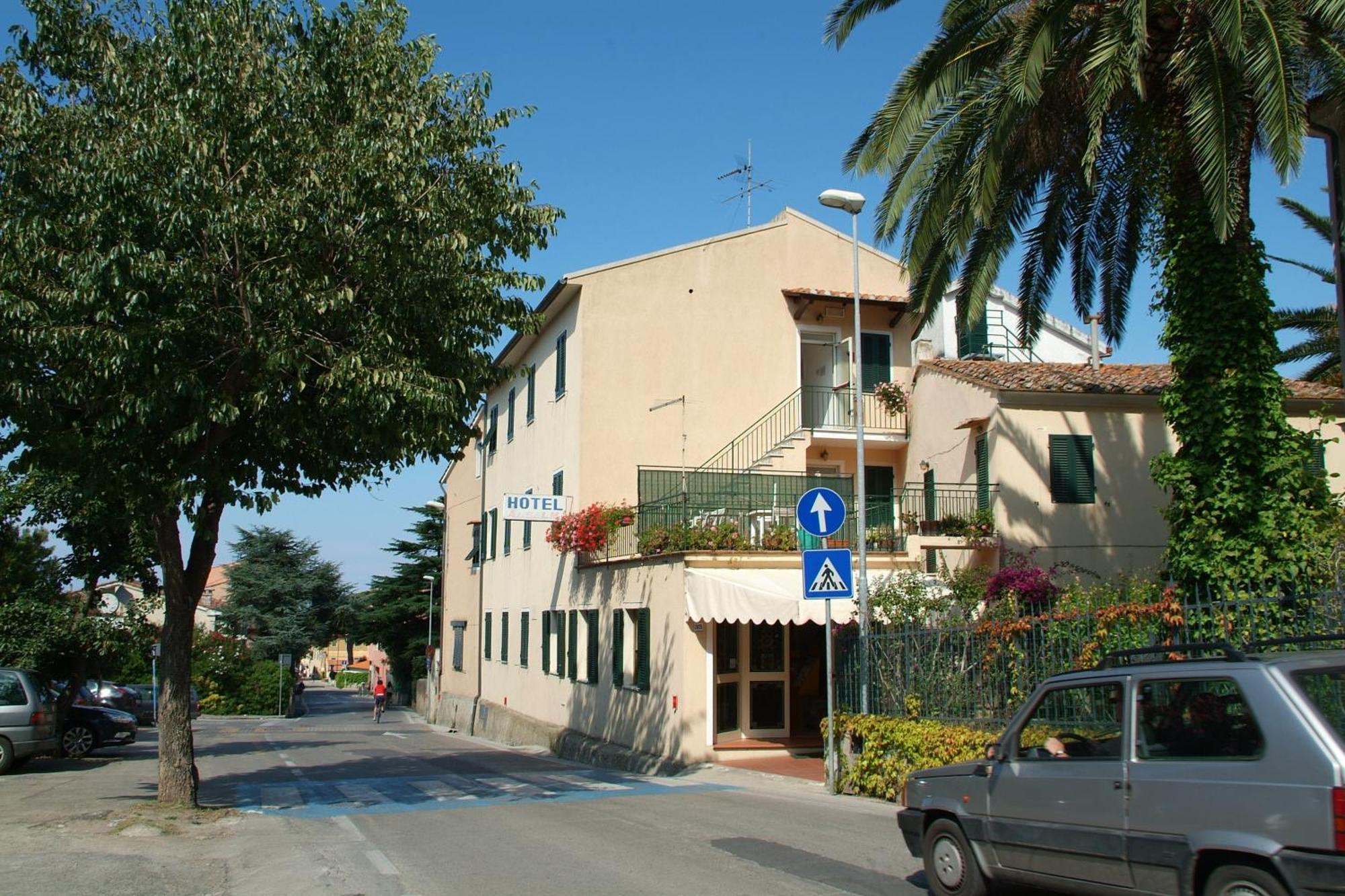 Hotel Anselmi Марчиана-Марина Экстерьер фото