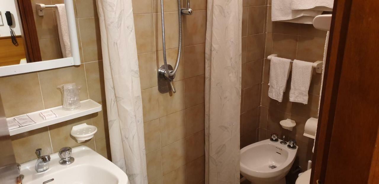 Hotel Anselmi Марчиана-Марина Экстерьер фото